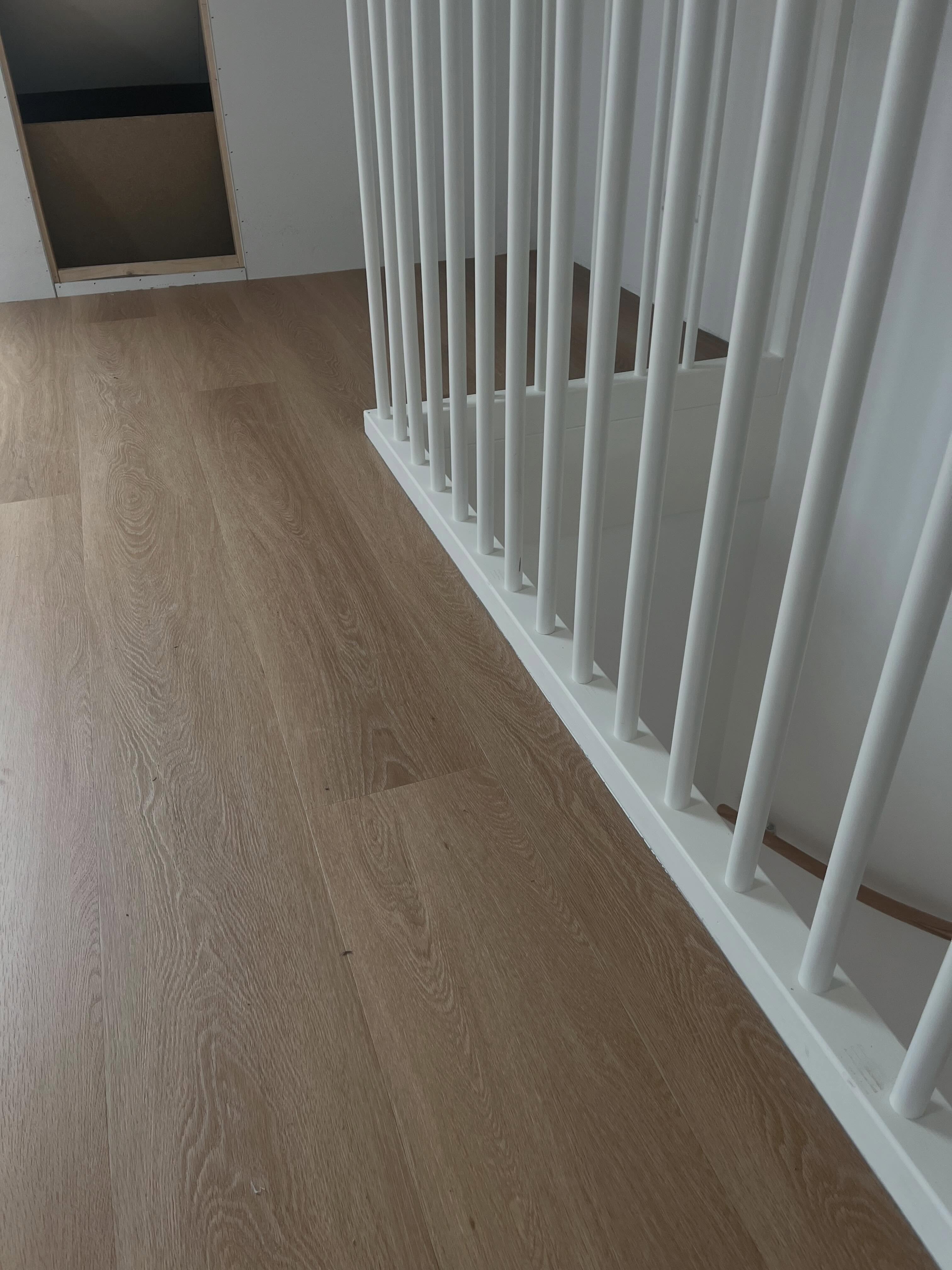 Afgewerkte PVC vloer in woning